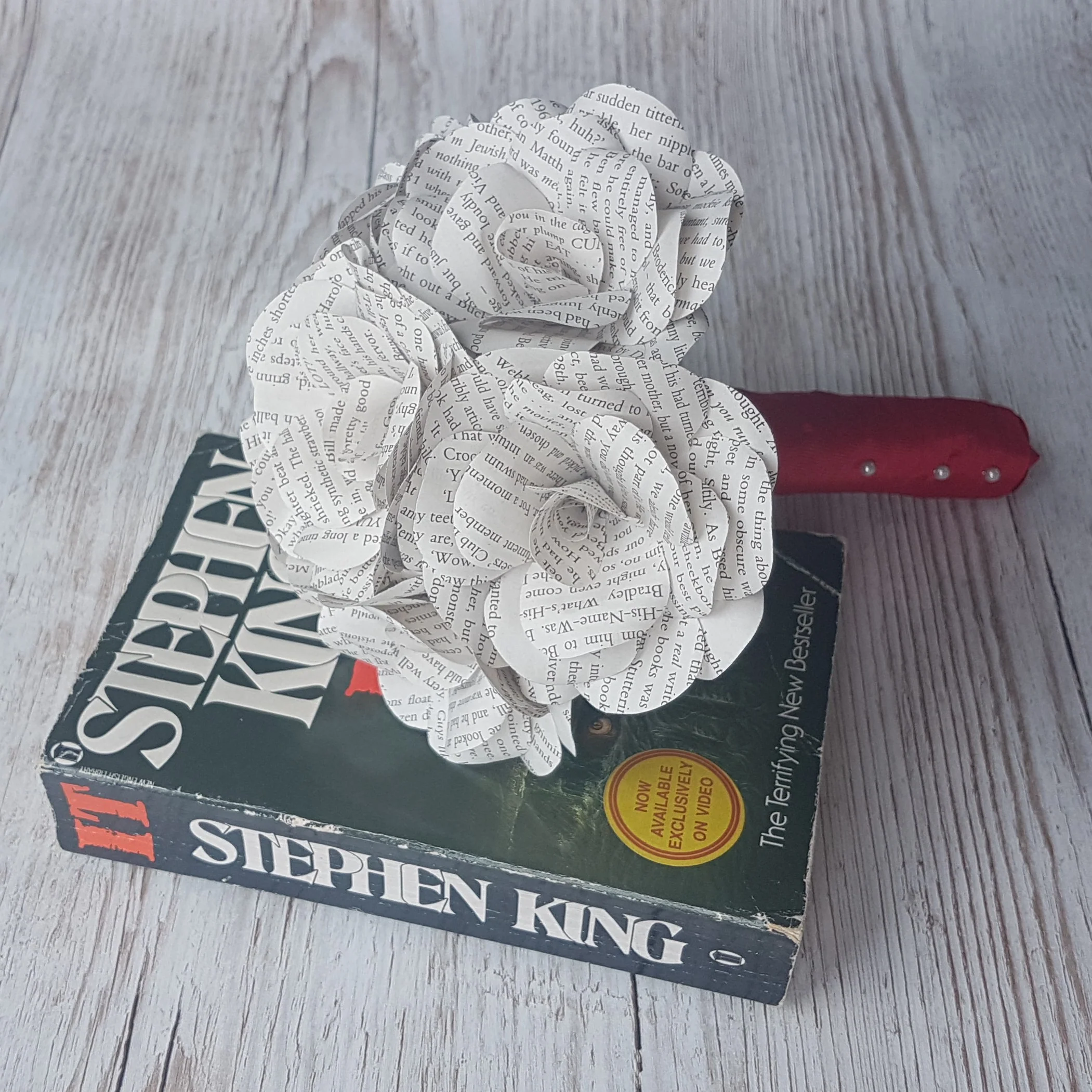 Book Paper Flower Bridal Bouquet - Image 4