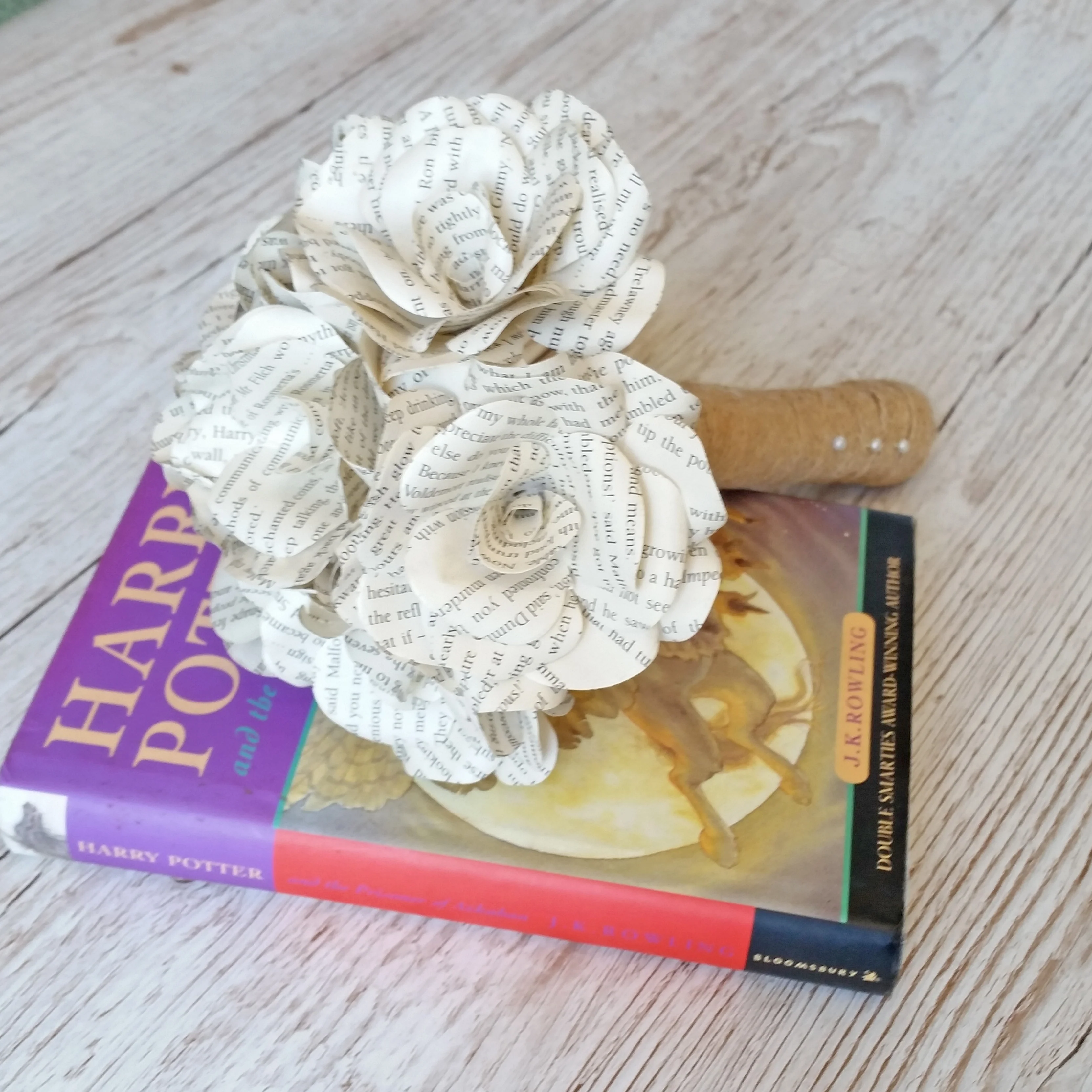 Book Paper Flower Bridal Bouquet - Image 7