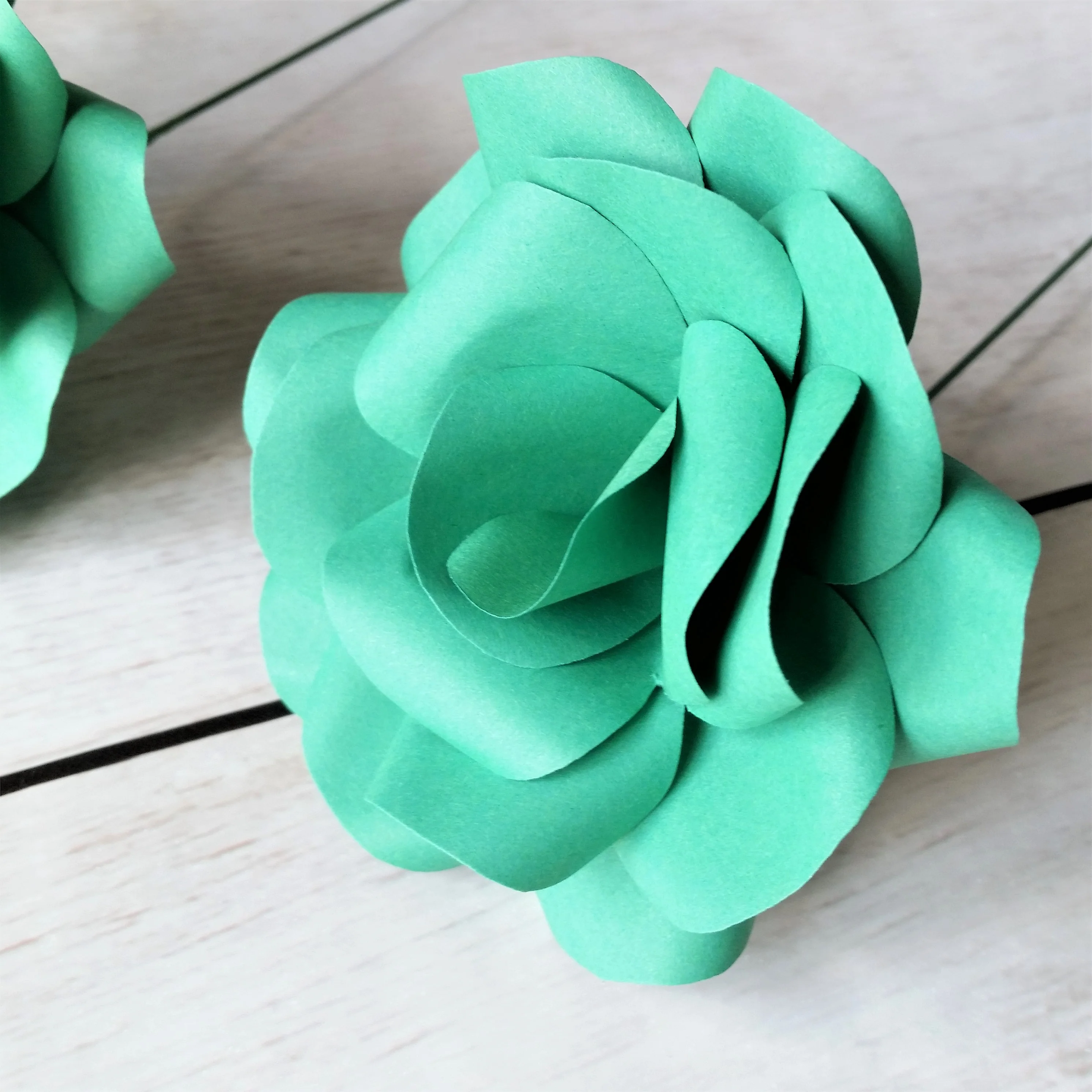 Green Paper Roses - Image 3