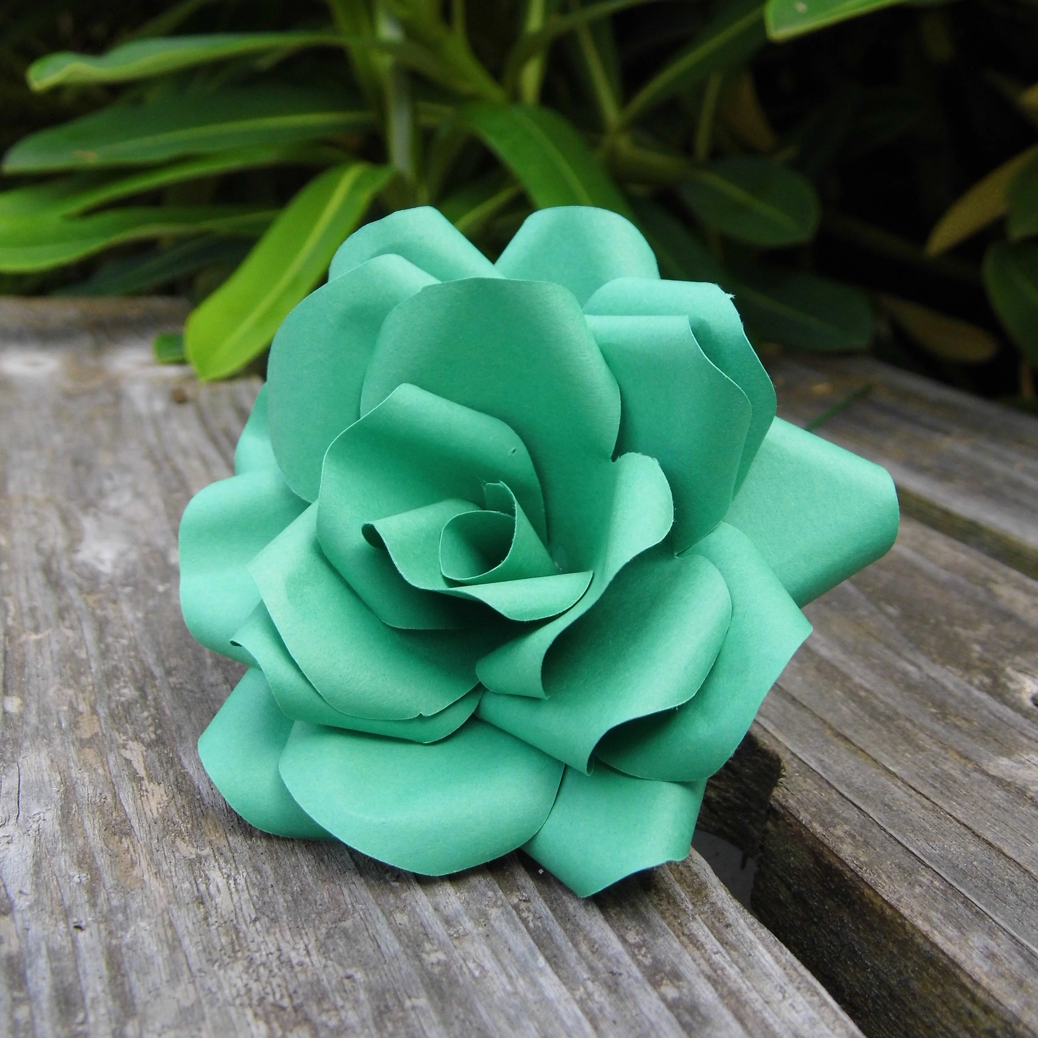Green Paper Roses - Image 5