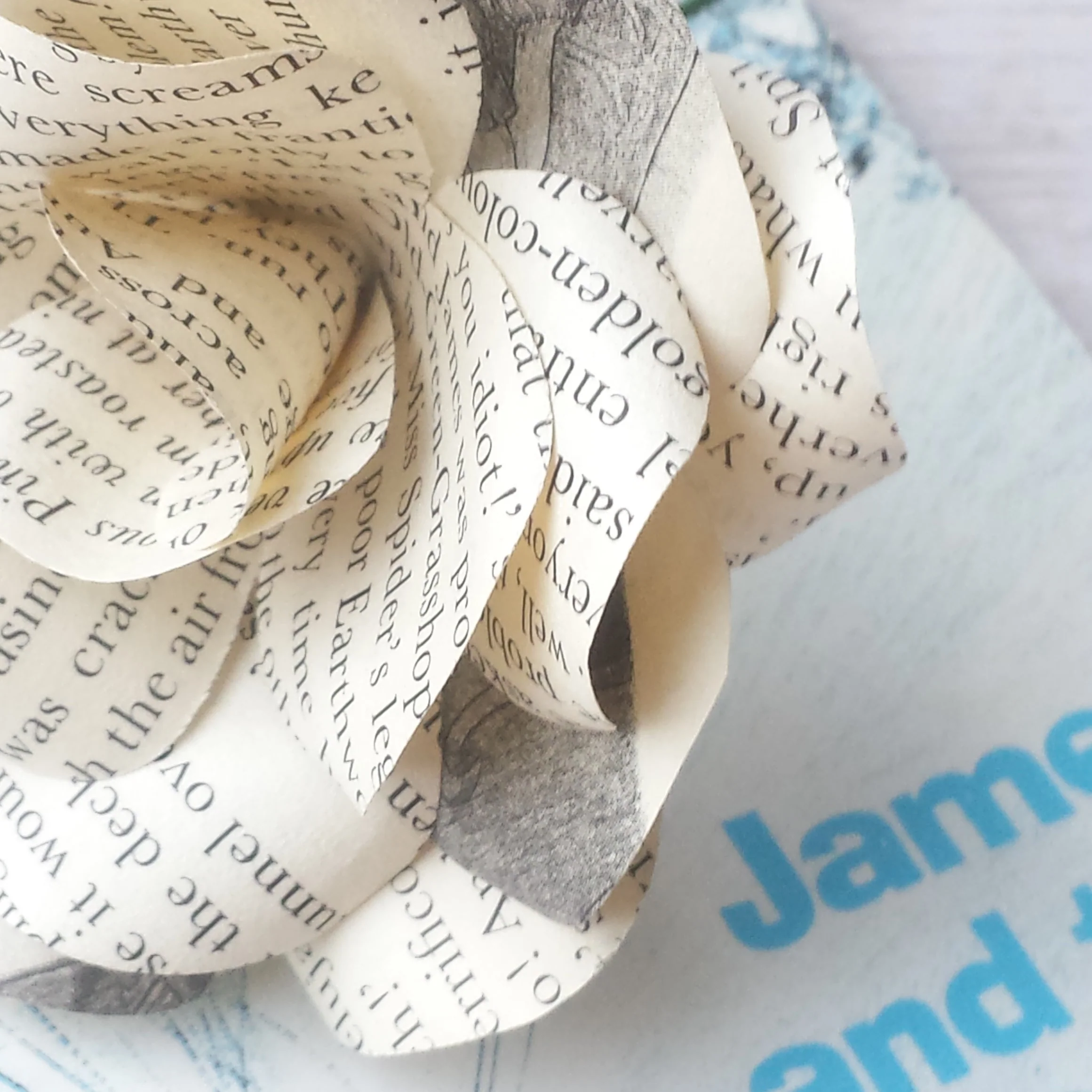 Roald Dahl Book Paper Flowers - Image 5